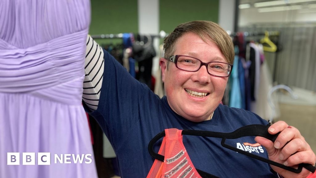 Cost of living: Mum's pop-up shop aims to make prom affordable