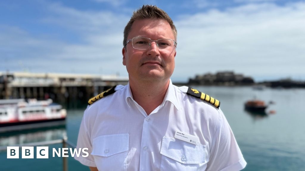 Guernsey Harbours says big waves from ferries 'not uncommon