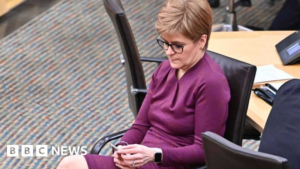 Scottish government to remove WhatsApp from phones