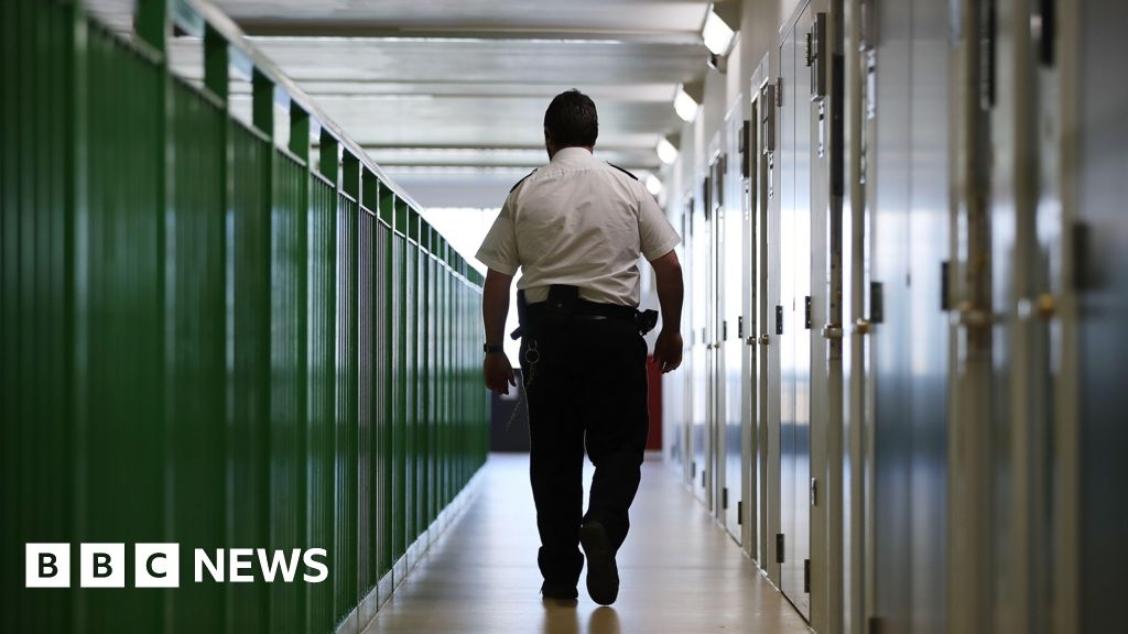 Prison officers should be armed, say Conservatives
