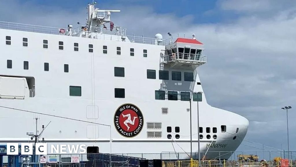 Coach service for Manx ferry passengers during Lancashire port works