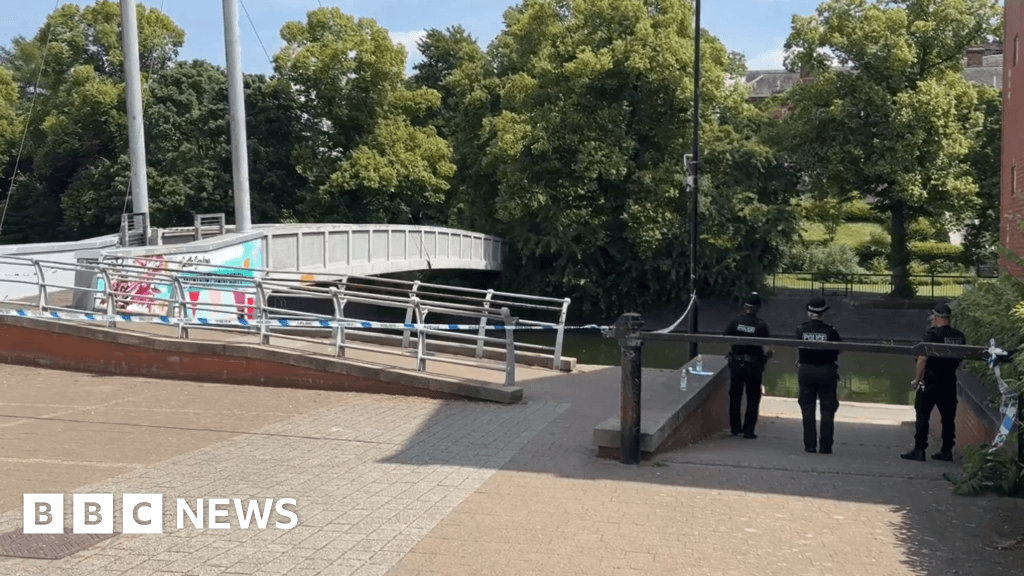 Man dies after being pulled out of river in Leicester