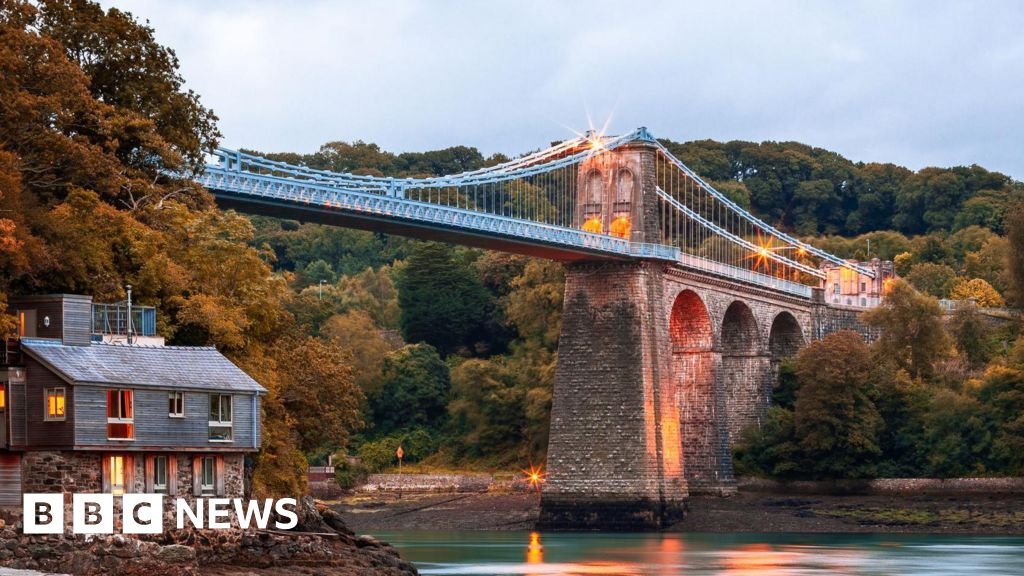 Menai Bridge: Delays as repair work to continue until August 2026