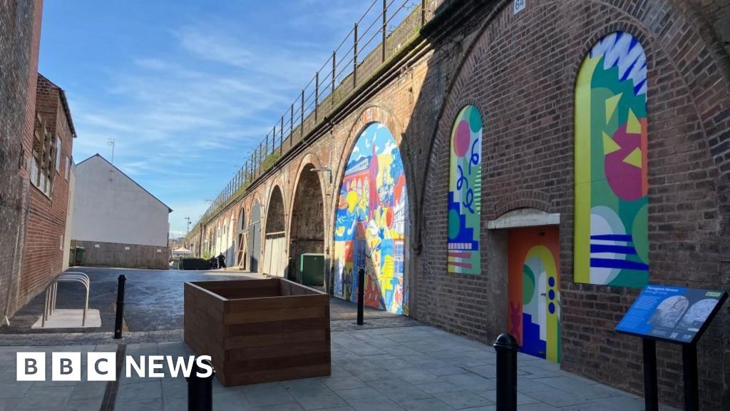 Praise for mural-filled city route to Worcester riverside