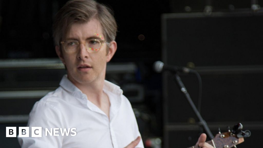Choirmaster Gareth Malone to conduct 100 Latitude Festival-goers