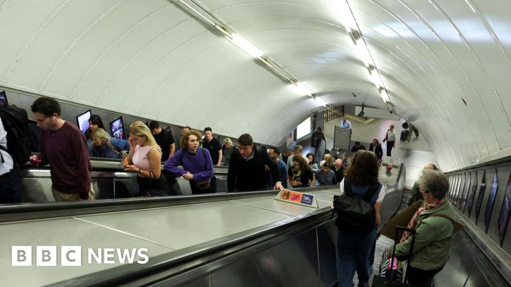 Underground service mostly normal after power failure