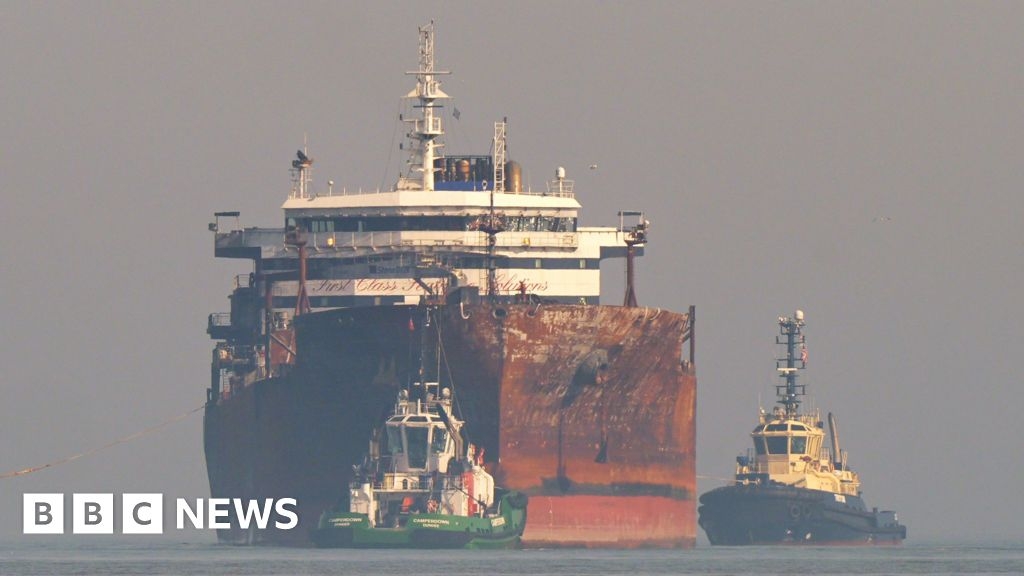 Stena Immaculate oil tanker arrives into Great Yarmouth port