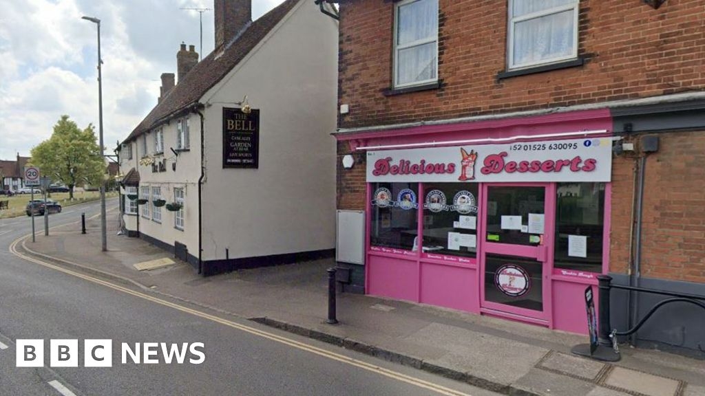 Toddington cafe staff members involved in serious crash