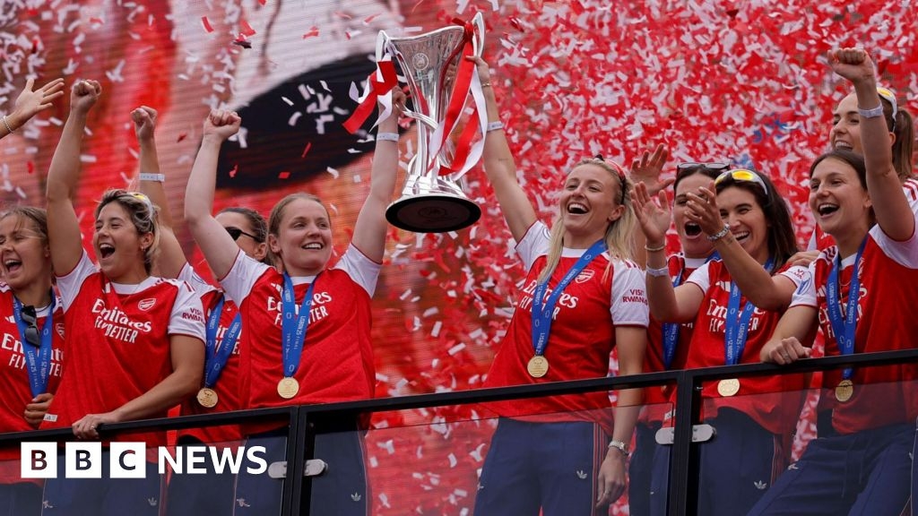 Arsenal lift Champions League trophy in front of ecstatic crowds