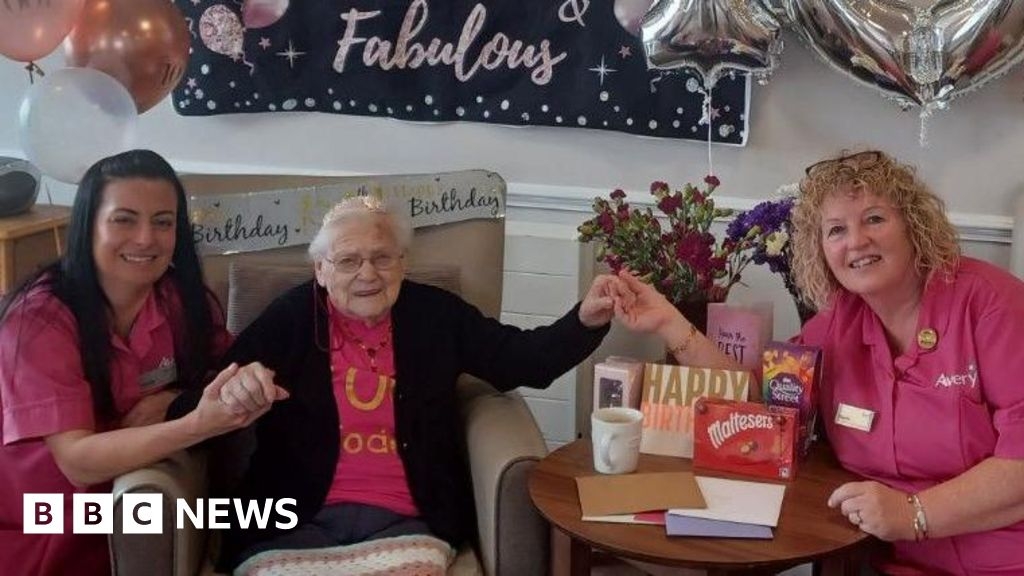 Birmingham blitz memories from Woman, 100, on VE Day