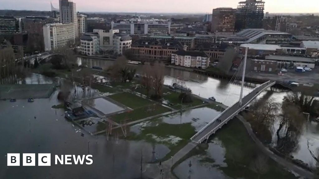 Reading University students study the risks from flooding