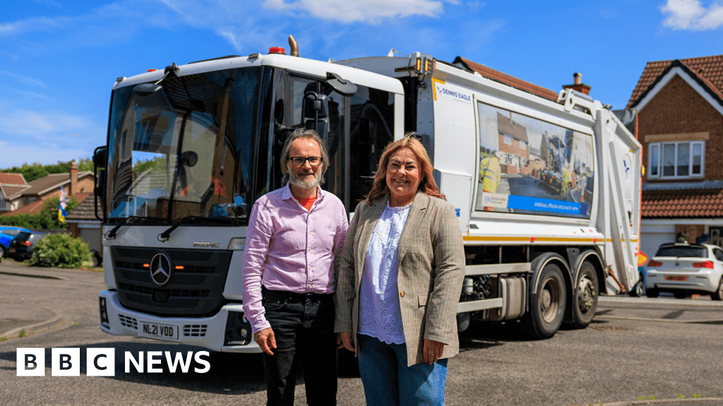Teesside bin lorries to help tackle 'rubbish' mobile signal