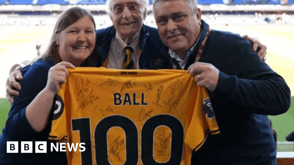 Wolverhampton Wanderers fan gets 100th birthday football wish
