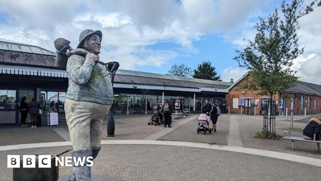 Skegness railway station revamp on hold as contractor pulls out