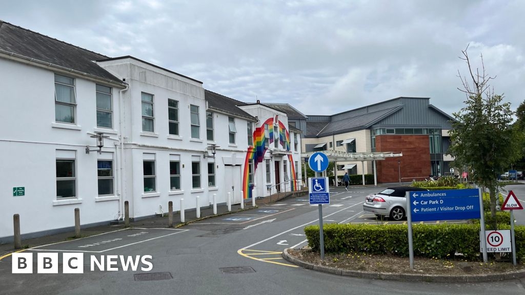 Guernsey healthcare waiting times have improved, HSC report finds