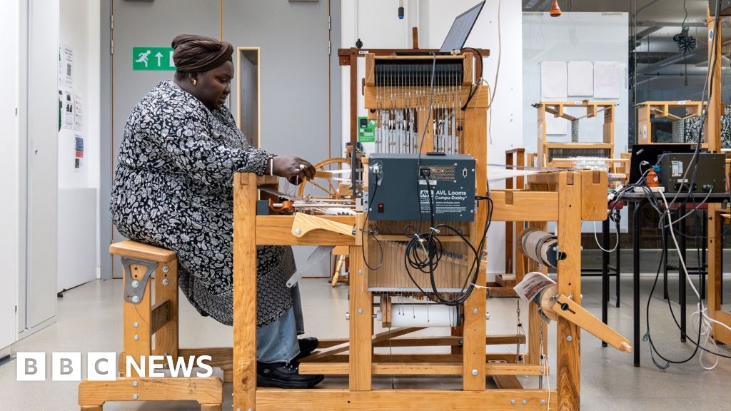 Birmingham Ikon Gallery celebrates the world of weaving