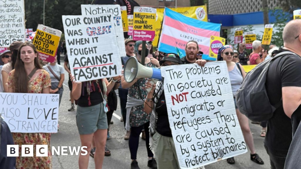 Hundreds gather in Bournemouth for immigration protest