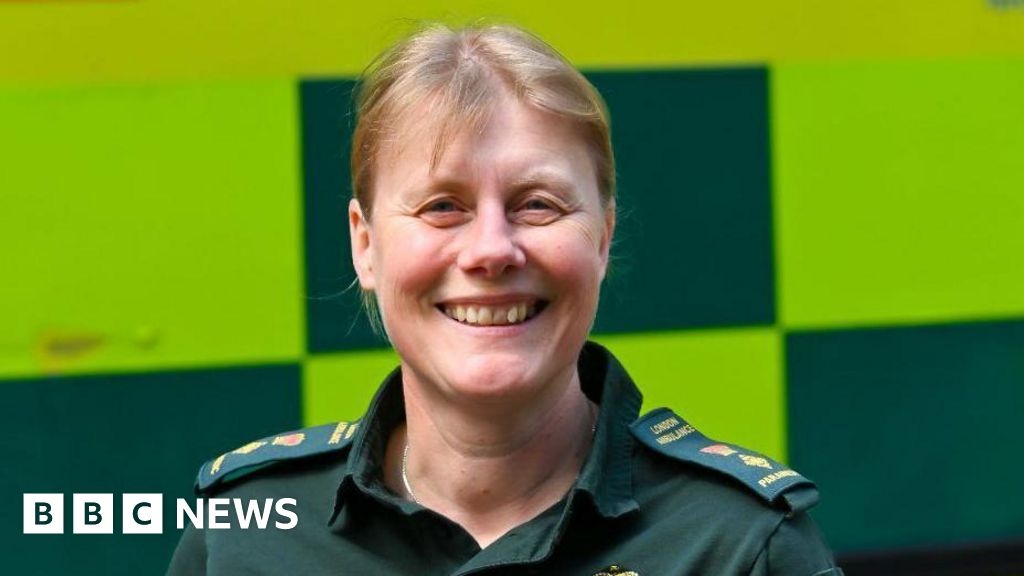 Defibrillators campaign asks Londoners to host devices