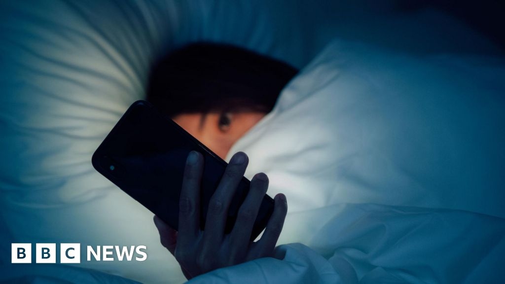 Screen time in bed linked to worse sleep, study finds