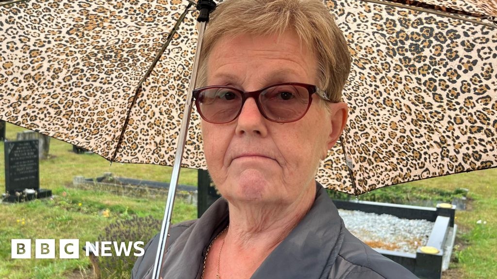 Families protest flower ban for graves in Haddenham cemetery