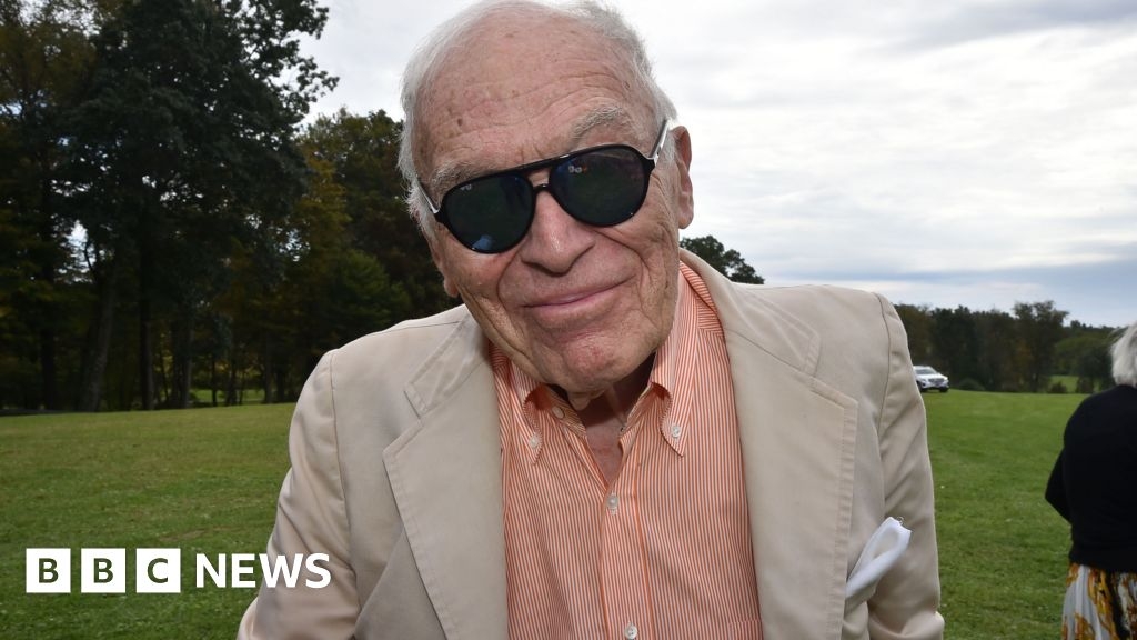 Estee Lauder: Cosmetics icon Leonard Lauder dies aged 92