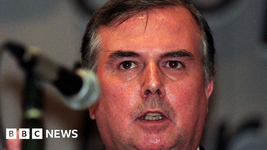 Sean Neeson: Former Alliance Party leader dies aged 79