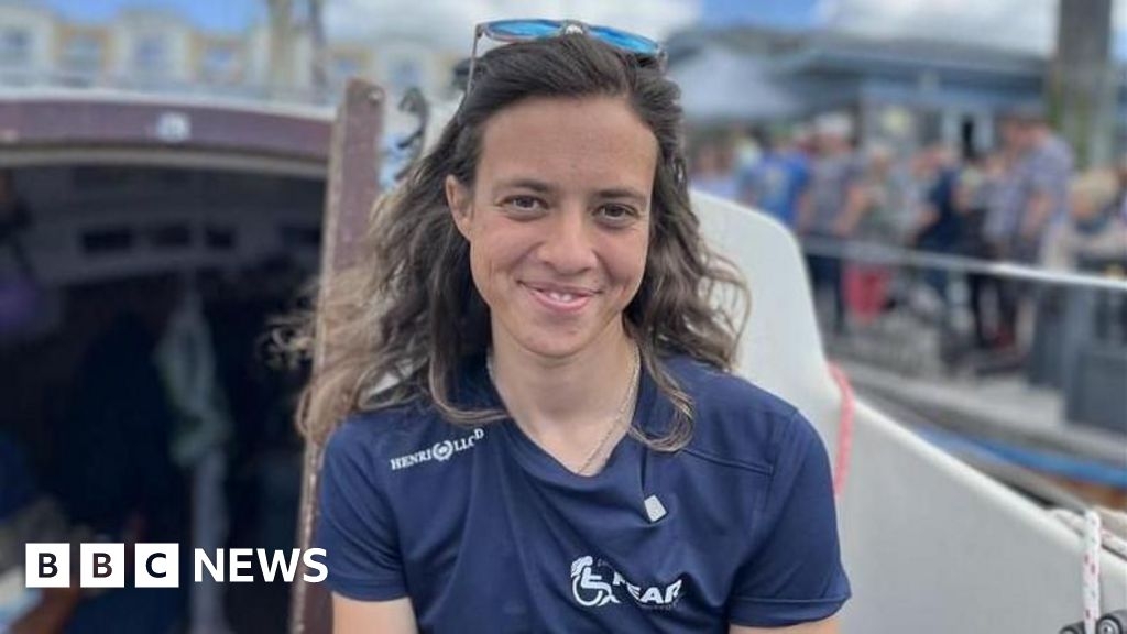 Terminally ill sailor Jazz Turner 'smashes' fundraising target