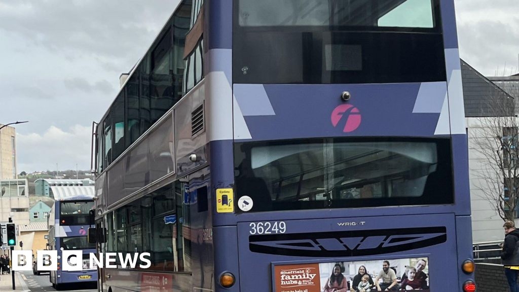 Huddersfield bus drivers' strike called off after pay offer