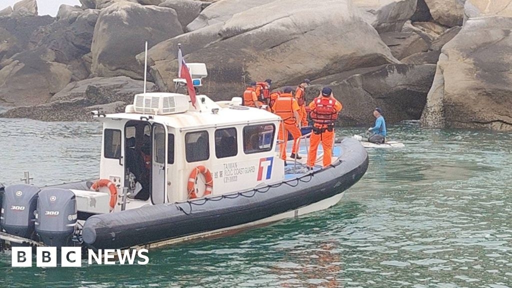 Taiwan arrests men who travelled from China in small boat