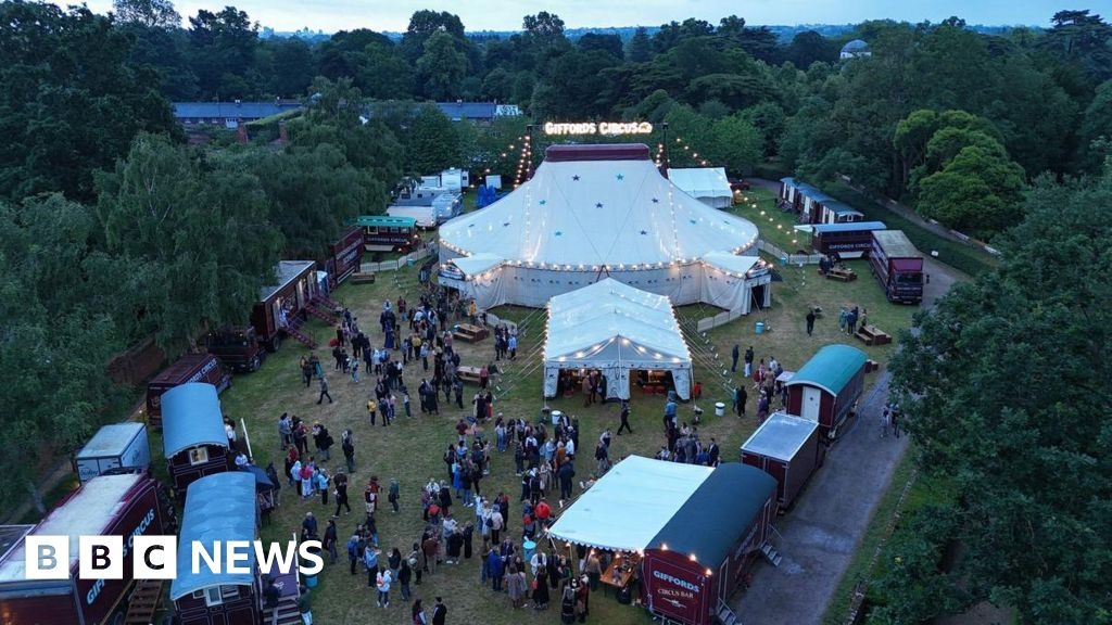 Giffords Circus celebrates 25 years with retro American show