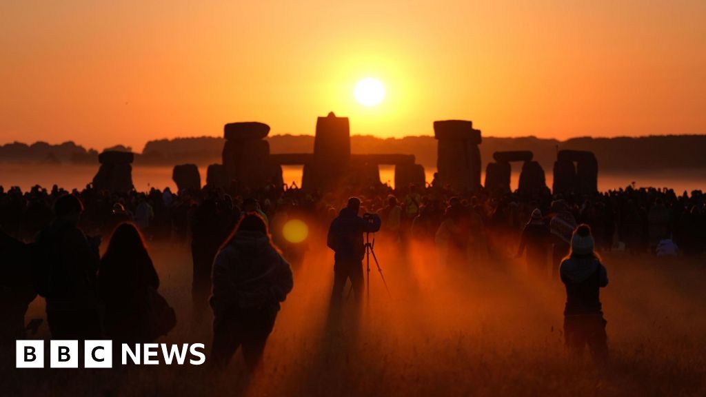 Summer solstice 2025 - Stonehenge celebrations and more