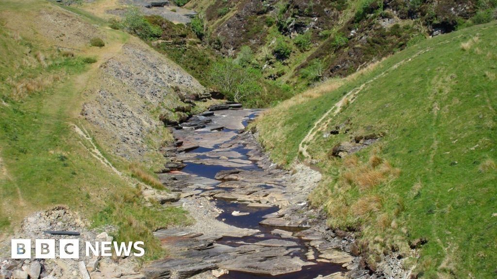 Wales' drought experts to meet amid record low river levels
