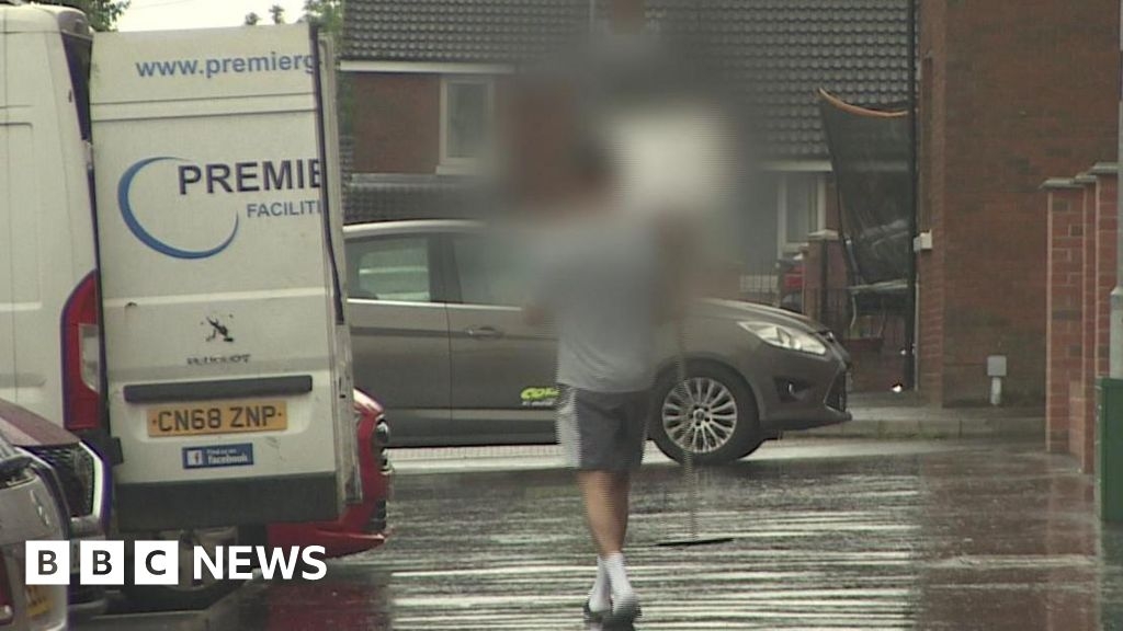 Belfast: Residents to leave properties after sectarian threats