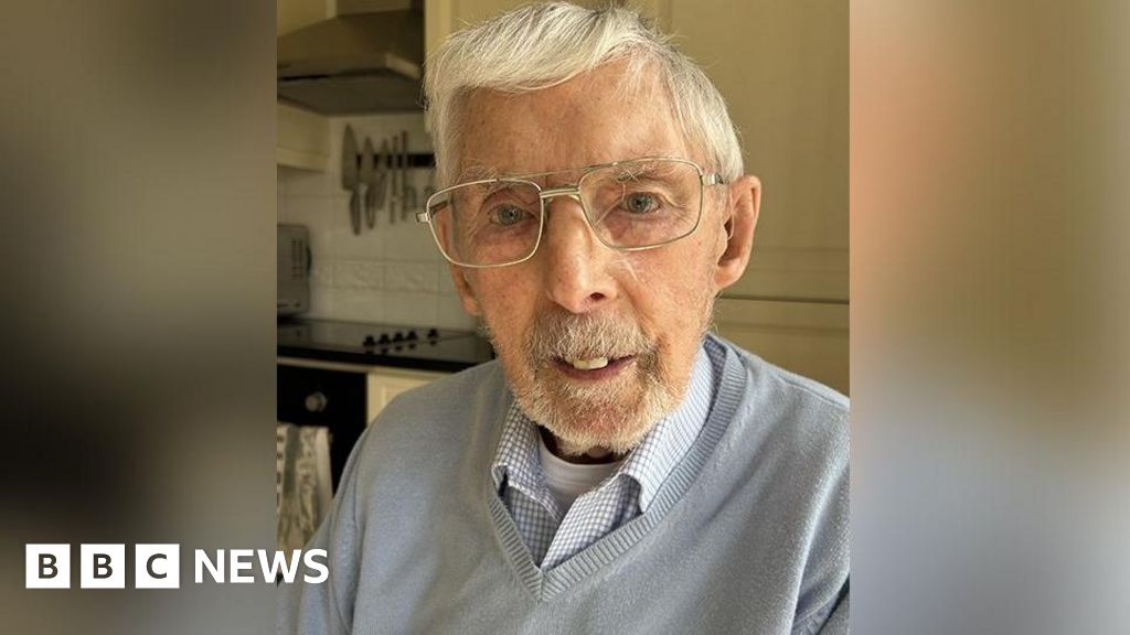 Navy veteran, 100, on 'getting squiffy' amid VE Day celebrations