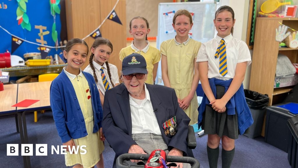 Veteran, 103, says children's letters made sacrifice 'worth it'