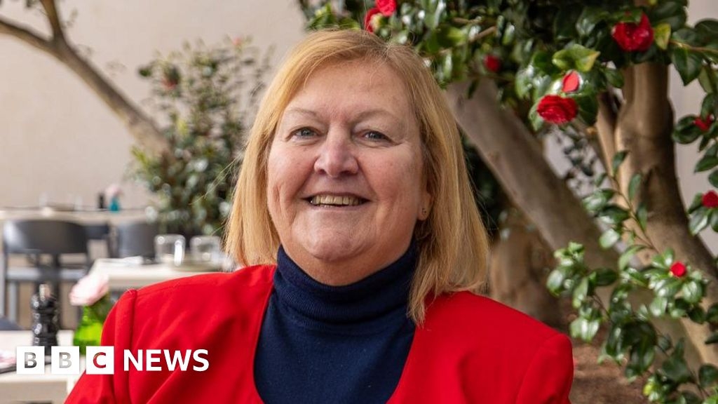 Wentworth Woodhouse restoration champion Dame Julie Kenny dies