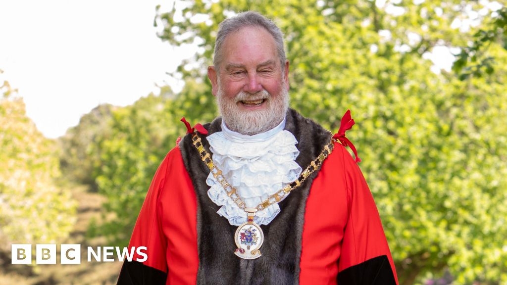 'I was homeless and slept in my car - now I'm Cheshire East's mayor'
