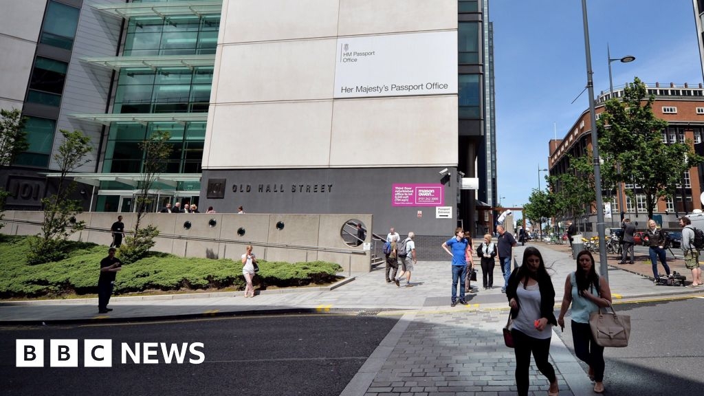 Man in his 20s dies after being found unconscious in city centre