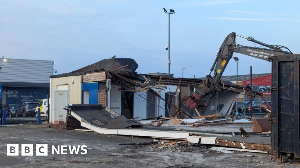 'Unusable' storm-damaged city building pulled down