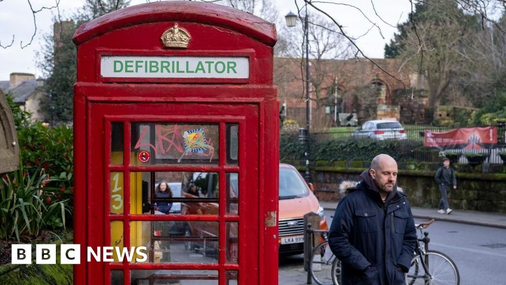 Shropshire: Consultation to decide fate of 61 payphones