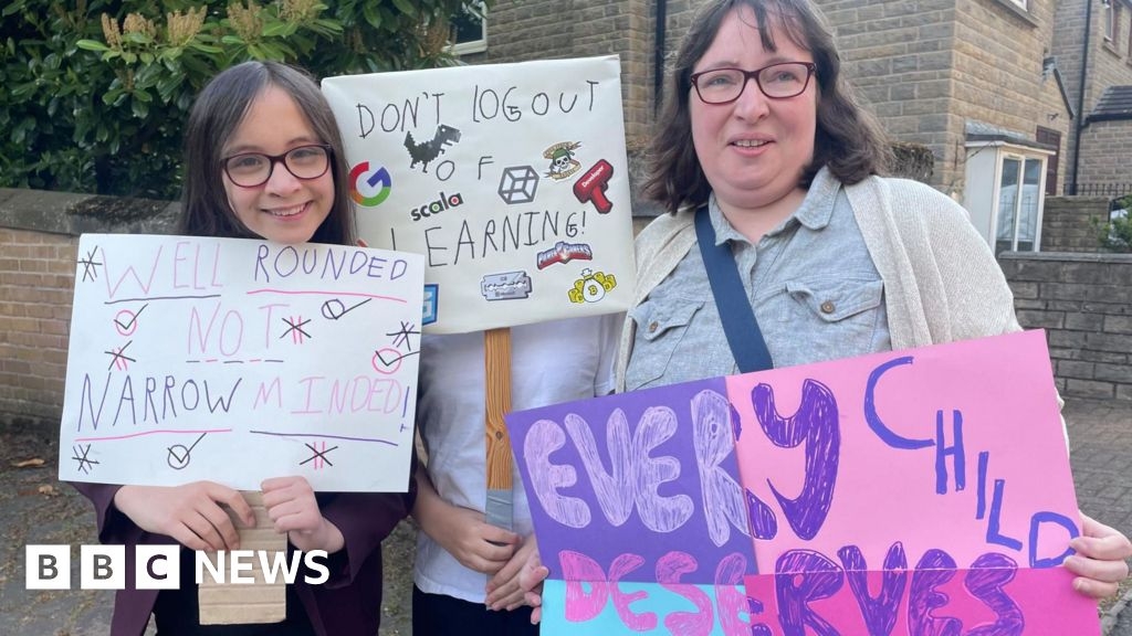 Sheffield: Parent and pupil backlash over reduced arts teaching