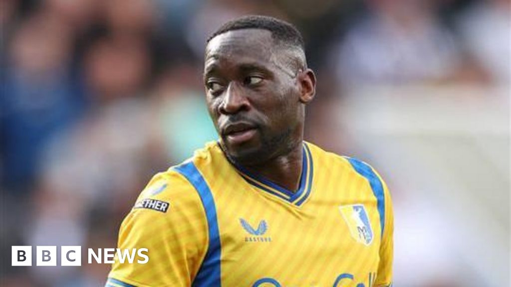 Mansfield Town's Lucas Akins jailed for causing cyclist's death