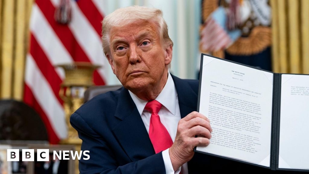 Trump celebrates Irish in America ahead of taoiseach's visit