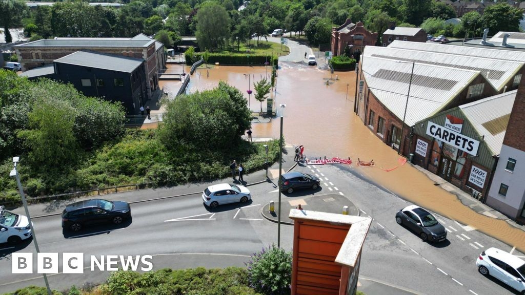 'Enormous' area of Kidderminster underwater