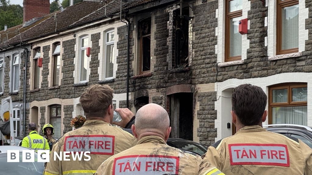 Ferndale house fire sees properties evacuated