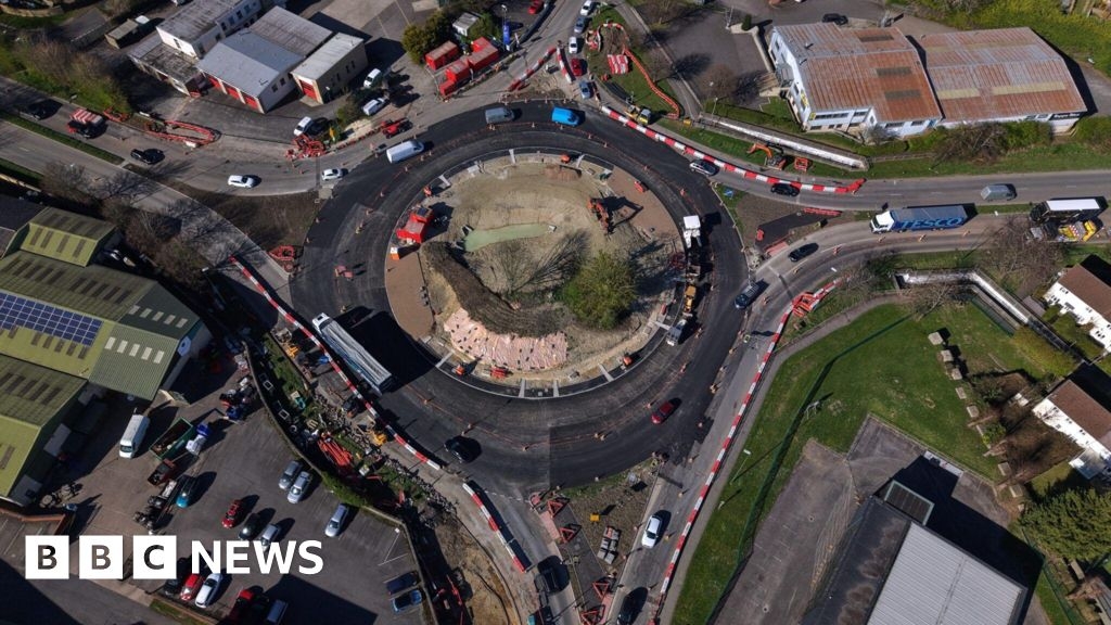 Cirencester roundabout roadworks delayed by asbestos discovery