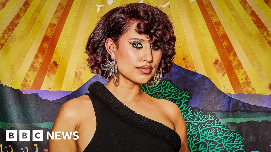 Glastonbury backstage photographer ready for Raye and Rodrigo
