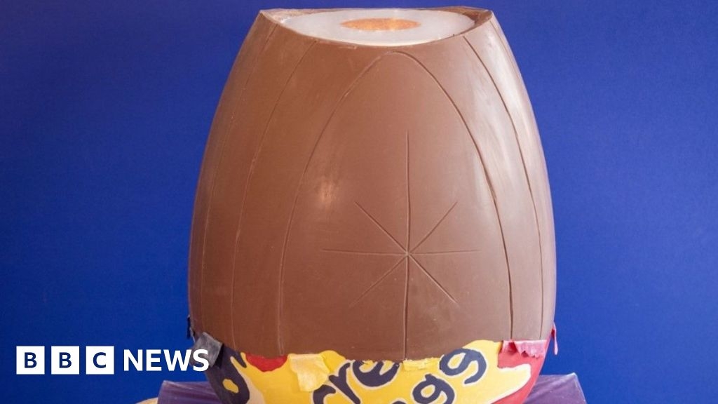 Cadbury unveils 'world's largest' Creme Egg