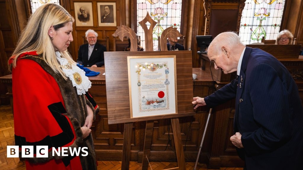 Douglas lifeboat station awarded Freedom of the City