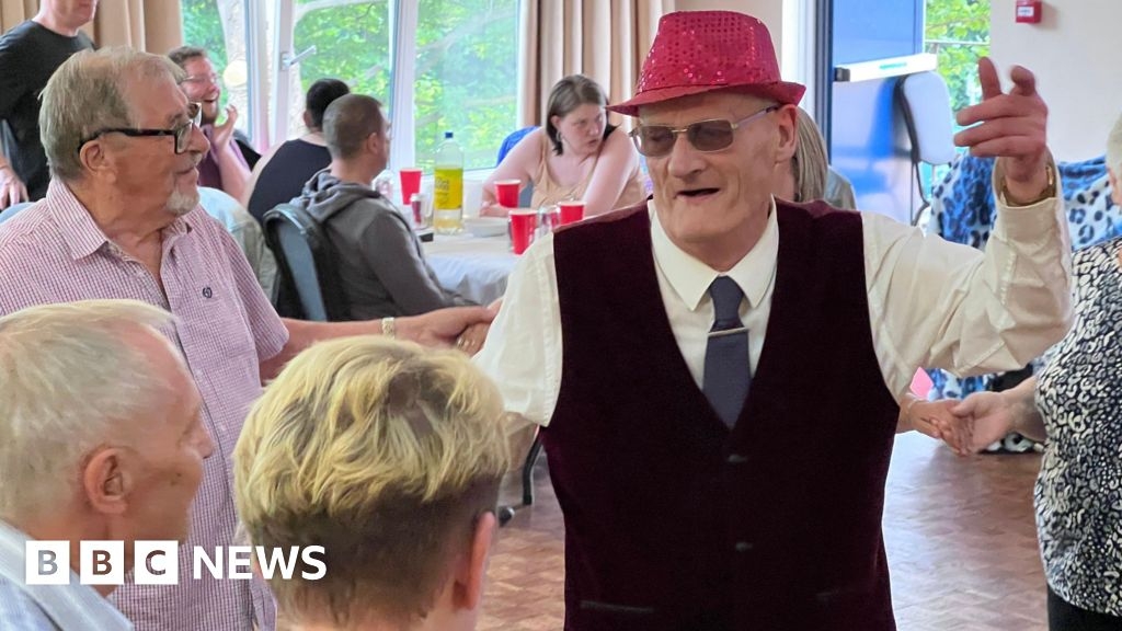 Luton man says he hosted his own wake to celebrate life